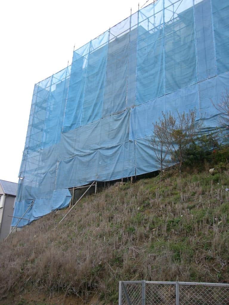 足場組とメッシューシート完成