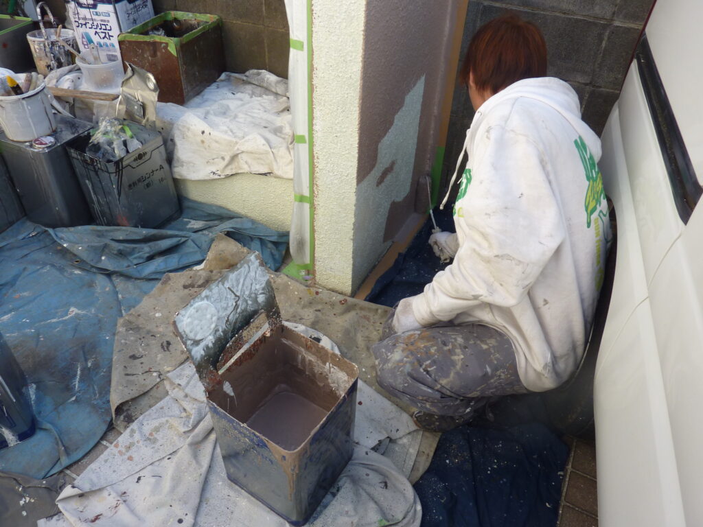 2013年12月5日 栄区鍛冶ヶ谷:門塀ローラー