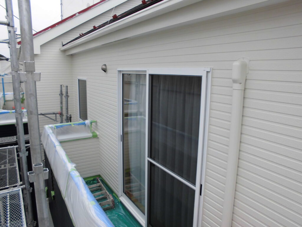 2014年3月19日　栄区公田町：上塗り完了の外壁