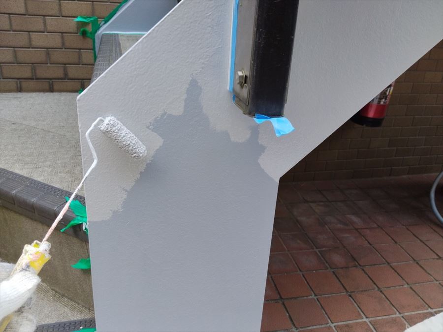 外階段　中塗り
