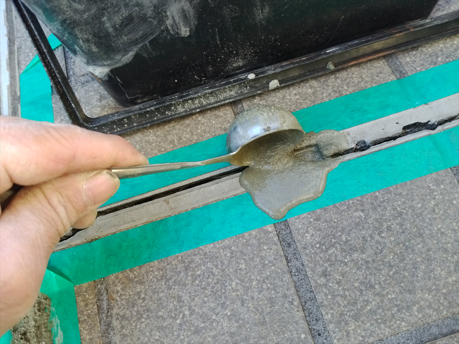 無収縮モルタル材 流し込み