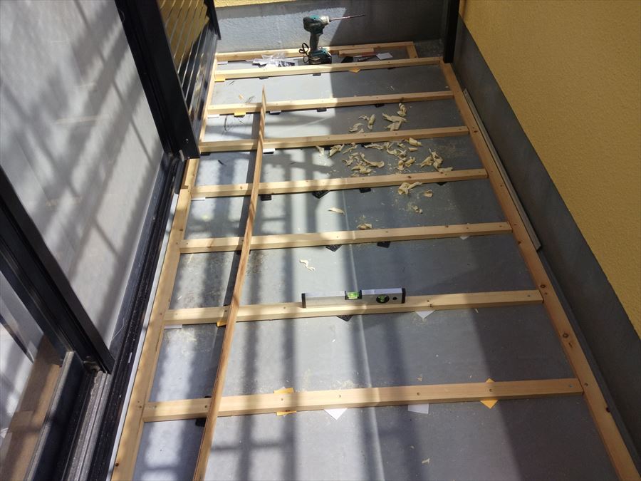 ベランダ床 下地 大工工事