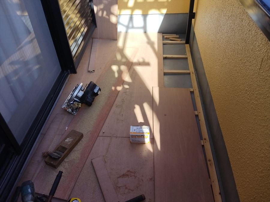 ベランダ床 下地作り 大工工事