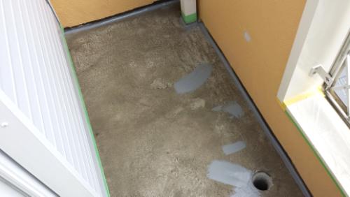 2013年9月12日瀬谷区相沢：防水塗装下地補２