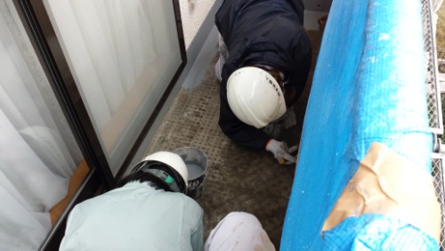 2013年12月9日 都筑区の防水工事：立上り1層目