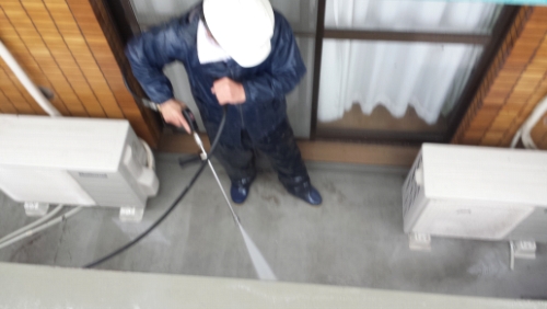 2014年1月18日　ホルツハイム妙蓮寺：高圧洗浄２