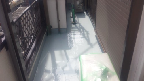 2014年3月29日　瀬谷区二ツ橋町：ウレタン防水1層目