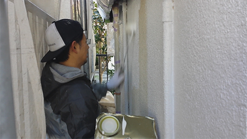 2014年1月10日　横浜市神奈川区菅谷：狭所での塗装