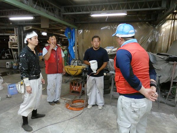 技能講習会の職人たち