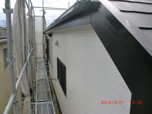 2014年3月21日　川崎市宮前区：塗装完了後の破風