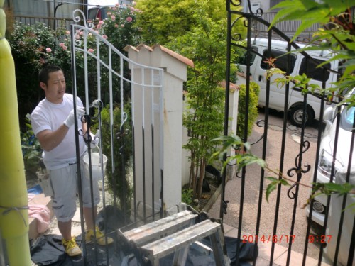横浜市旭区：門塀下塗り