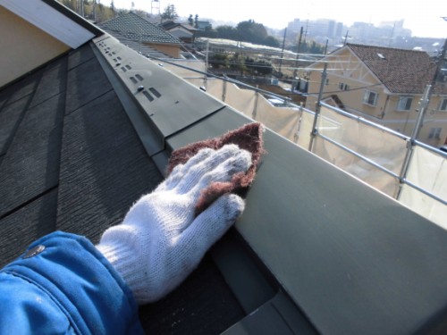 2014年2月25日　川崎市多摩区：屋根鉄部ケレン