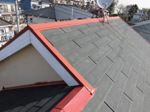 2014年2月25日　川崎市多摩区：屋根鉄部サビ止め塗布後