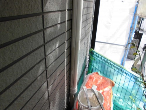 横浜市保土ヶ谷区：ホースカバー中塗り