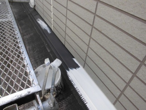 横浜市保土ヶ谷区：下屋根鉄部錆止め塗布