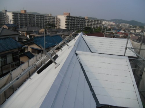 横須賀市久里浜：屋根中塗り1回目2