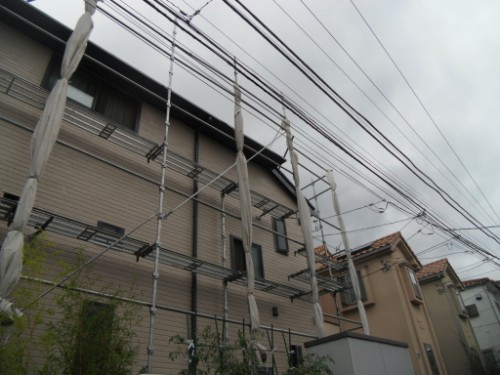 横浜市金沢区：シートを束ねた外観