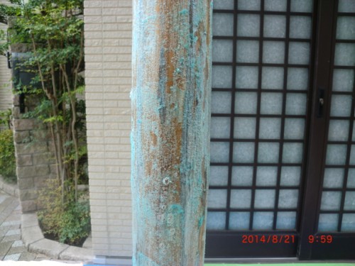 町田市南大谷：木柱剥離剤塗布