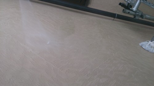 町田市本町田：外壁洗浄中