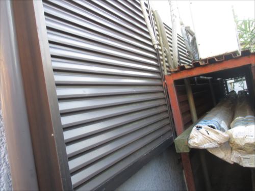 泉区中田西：施工前の雨戸
