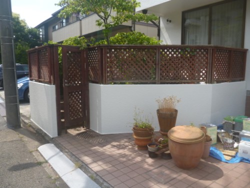 東京都大田区：塗装完了後の門塀