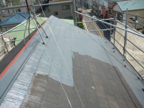 横浜市保土ヶ谷区：屋根中塗り2