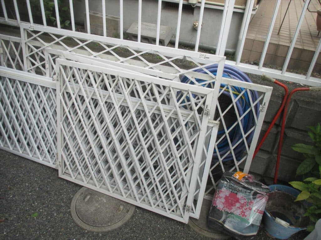 外したフェンス