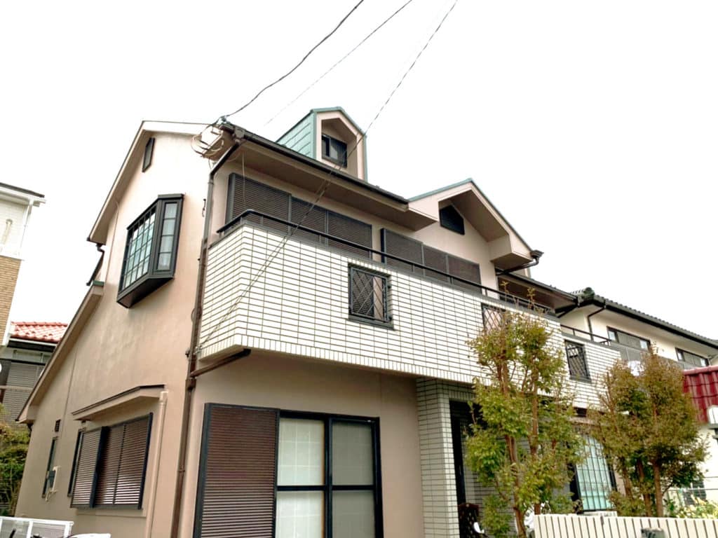 外壁塗装の塗装職人施工事例