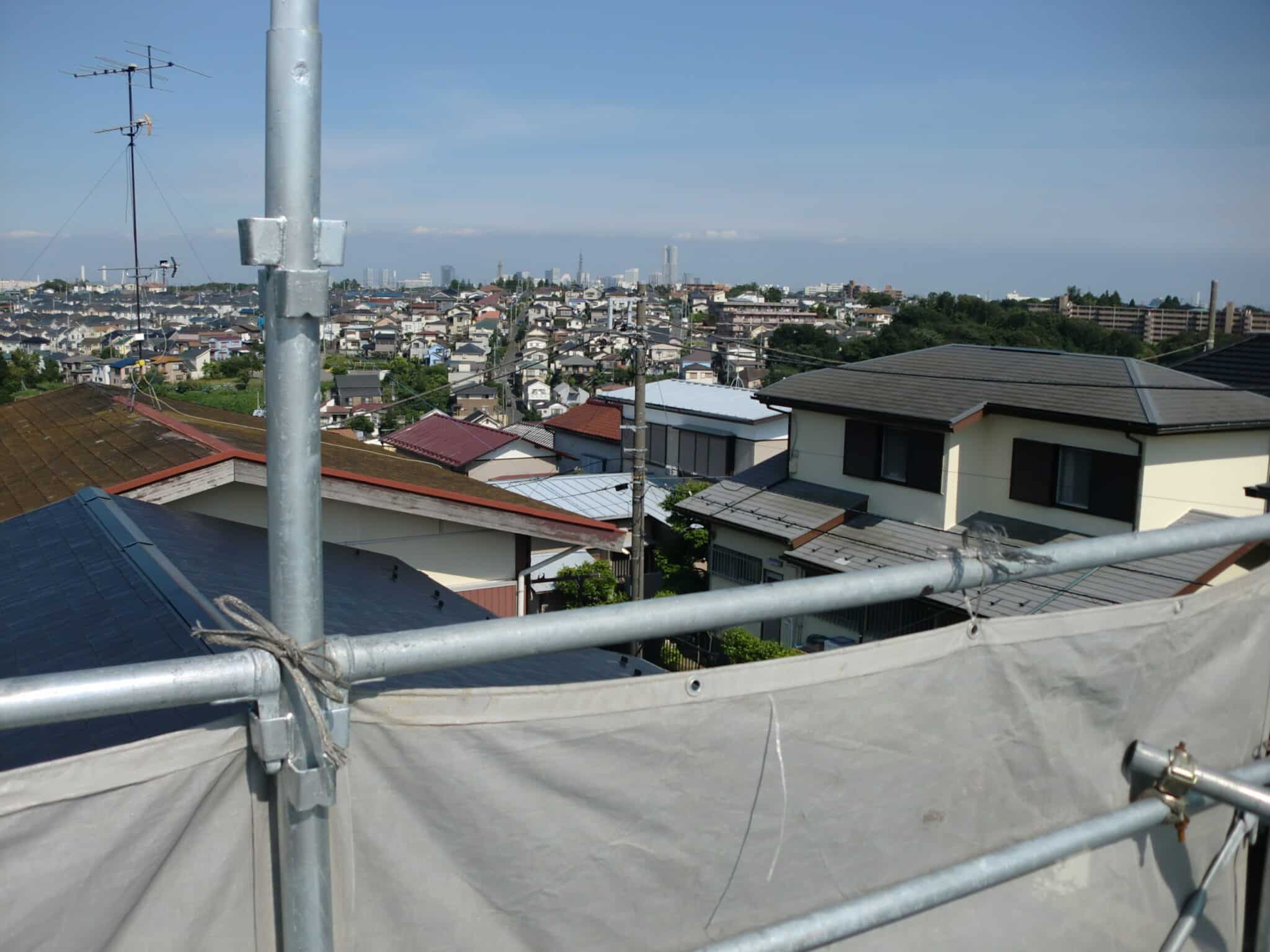 屋根から見える新横浜