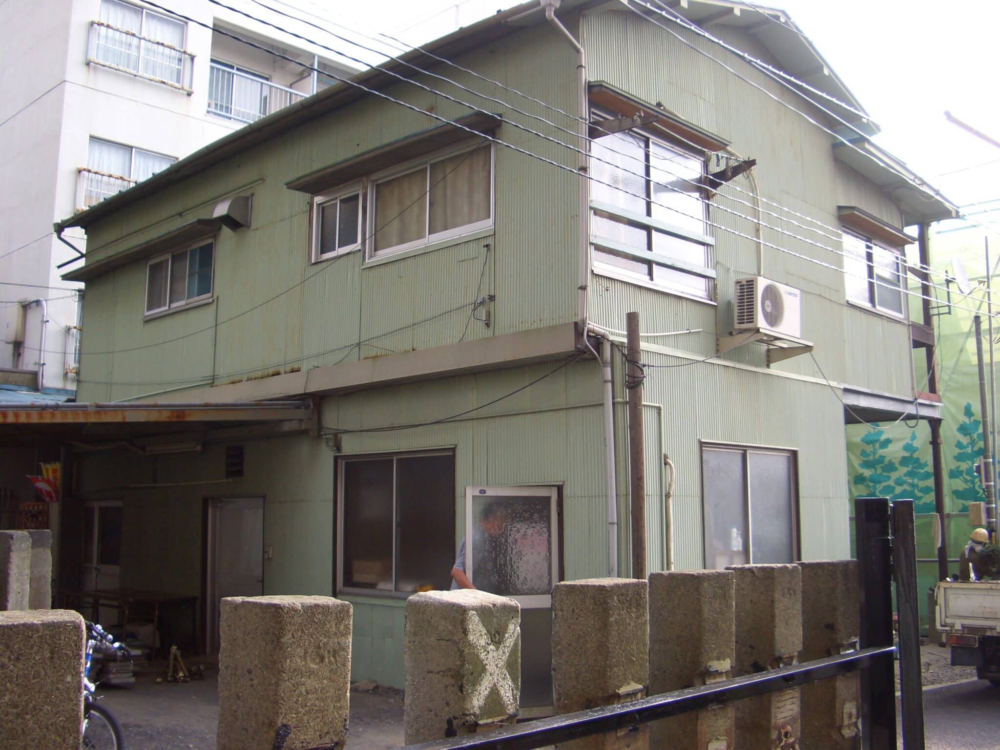 トタン壁の塗装前