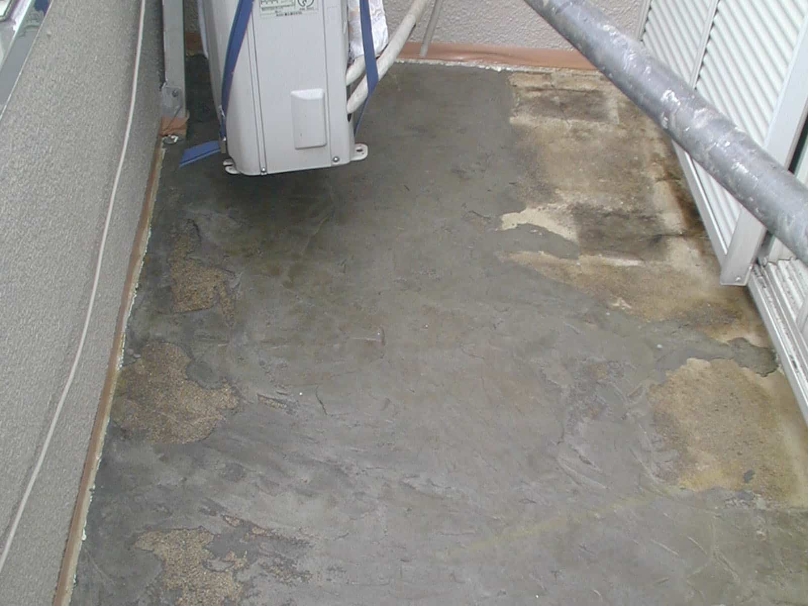 ベランダ床のプライマー