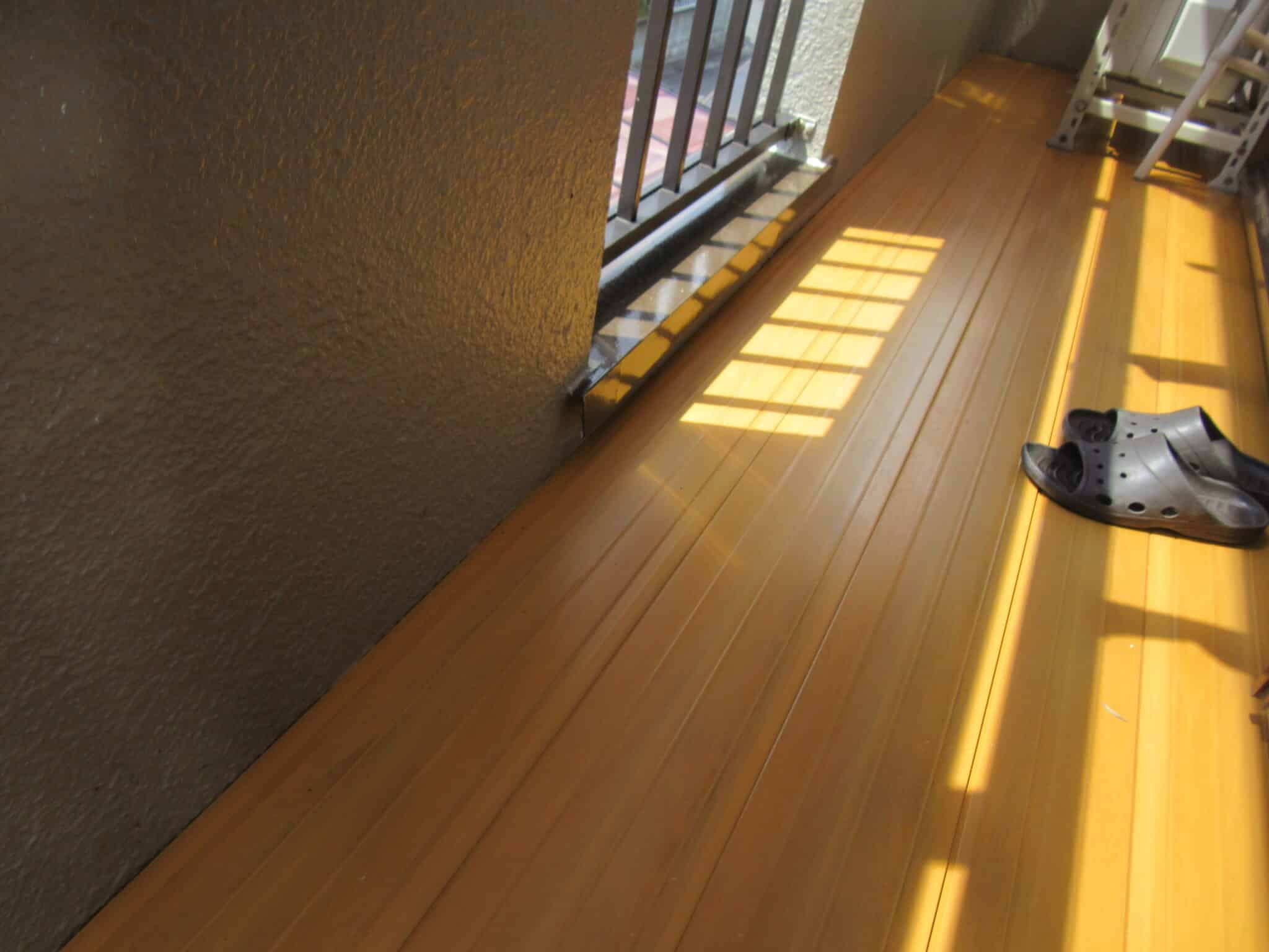 ベランダ内床