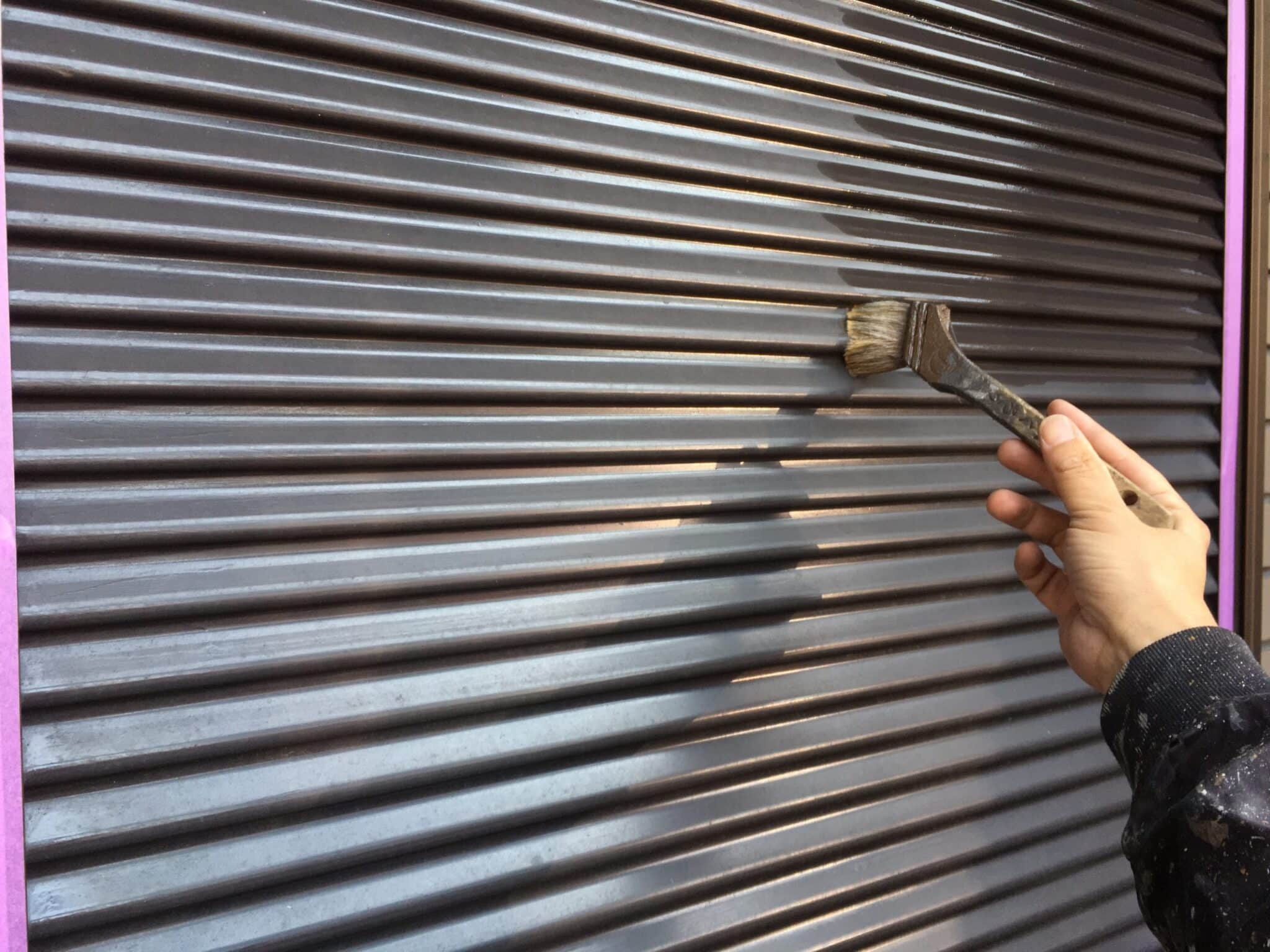 雨戸刷毛塗り