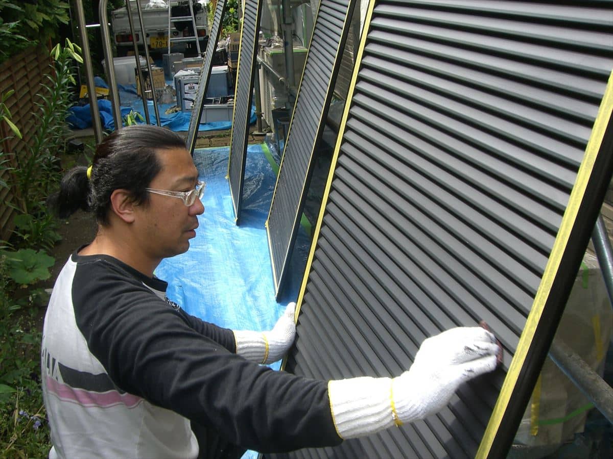 雨戸　塗装　目荒し