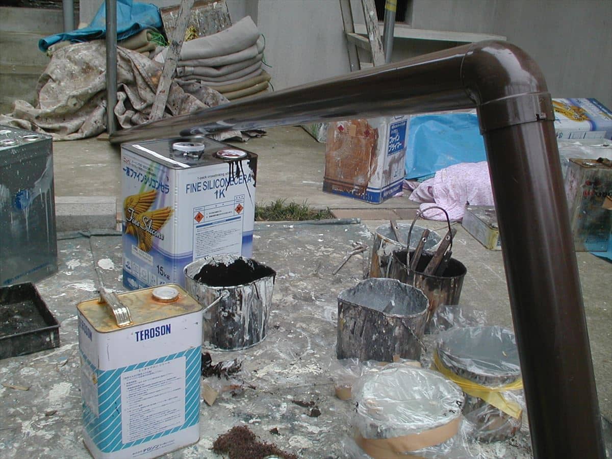 雨どい　塗装