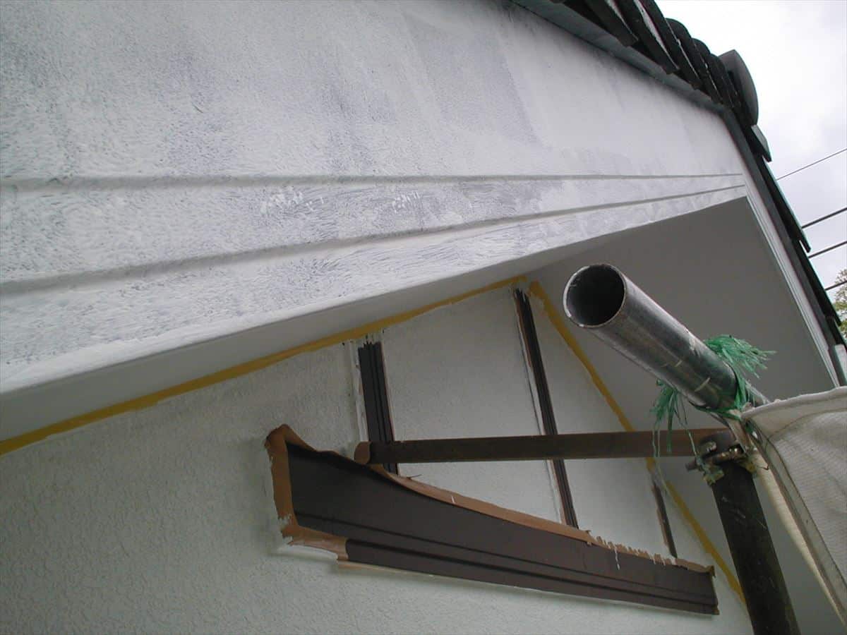 破風　下塗り